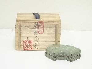 韓国陶窯　東谷造　高麗青磁香合（共箱）